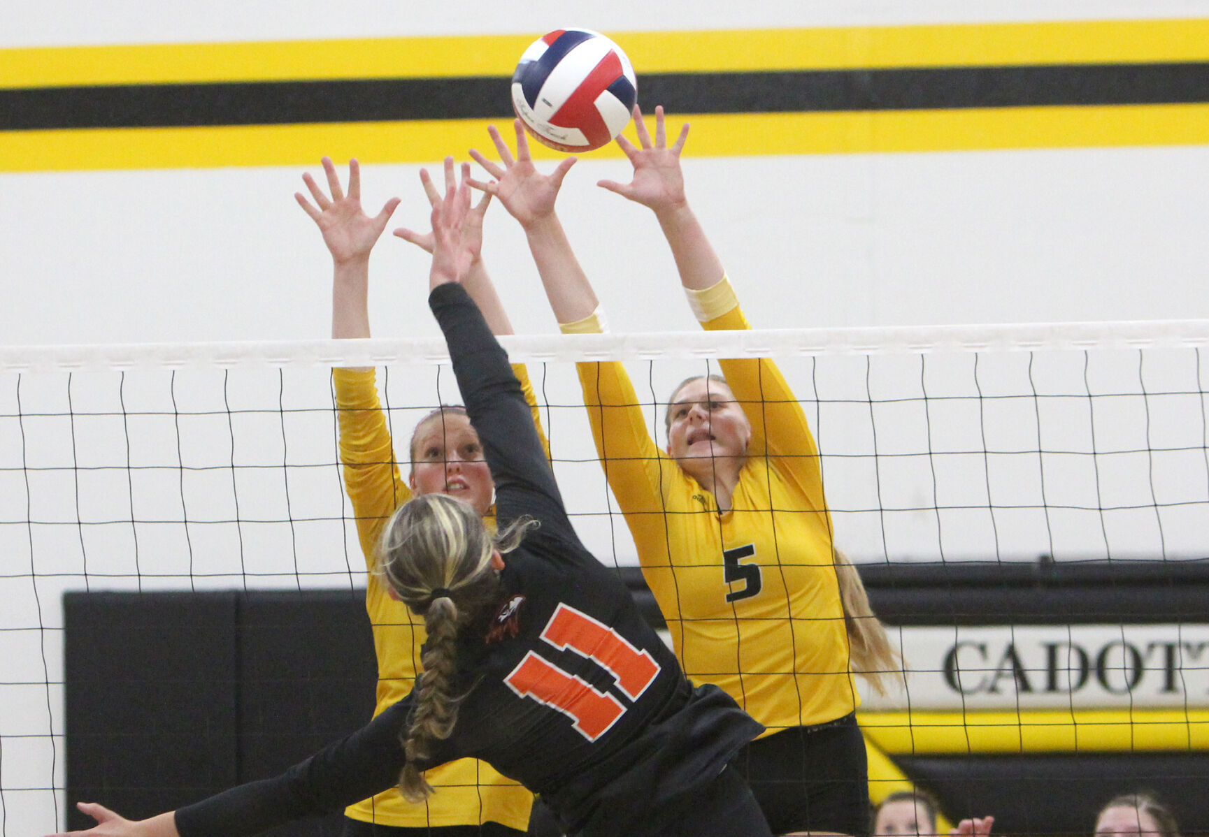 Bloomer at Cadott volleyball 9-13-22